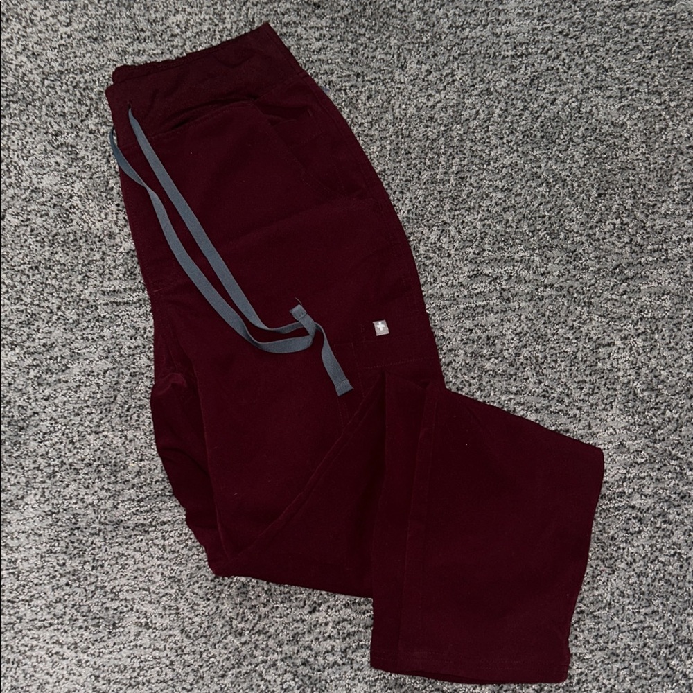 Maroon figs